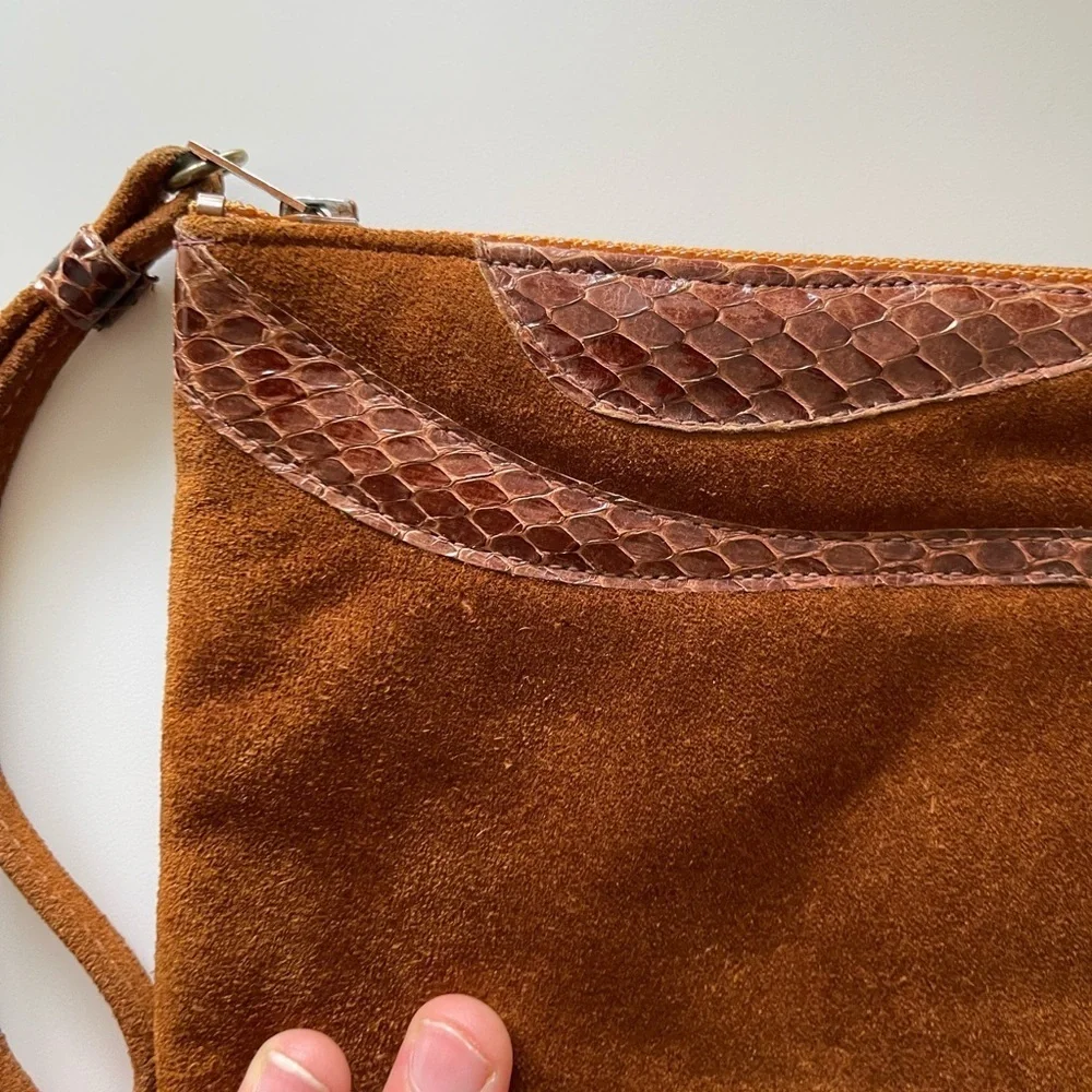 Vintage y2k designer Ruth Saltz suede clutch